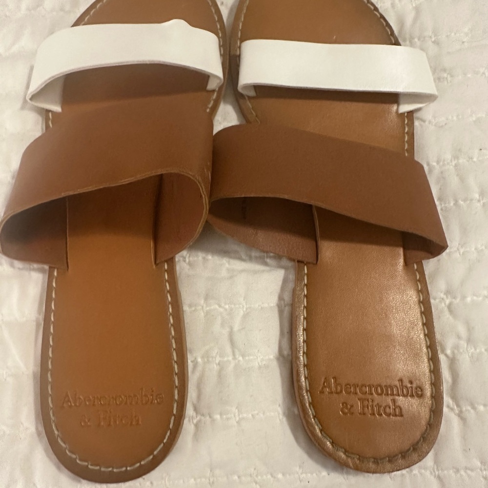 Abercrombie & Fitch Tan and White Sandals